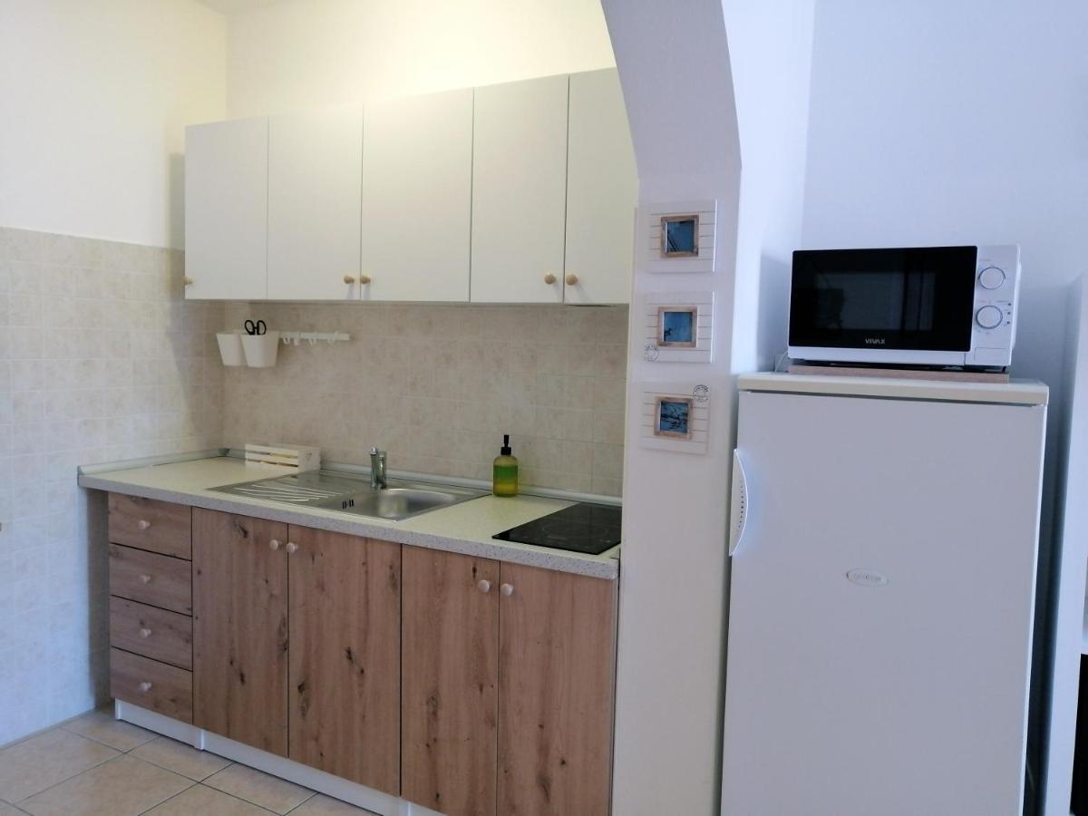 Apartment Suzie Q - Intermezzo With Sea View ラバック エクステリア 写真